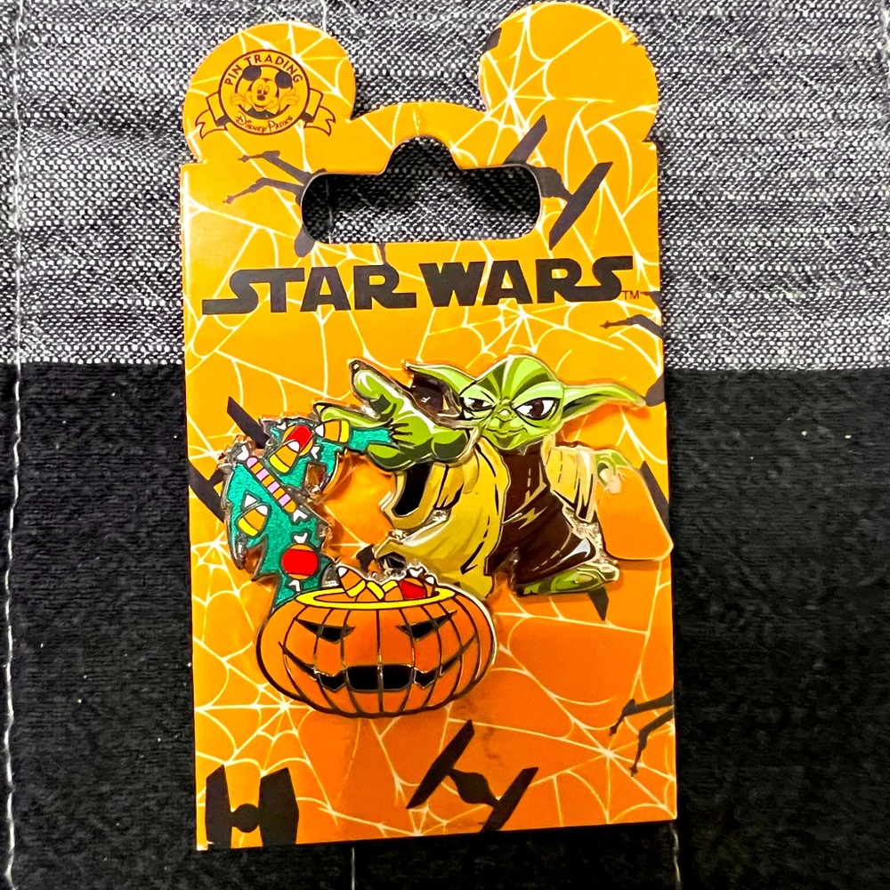Disney Star Wars Halloween Trading Pin